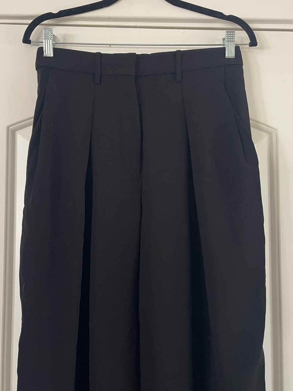 Babaton Black Pleated Trousers - 6 - Picture 2 of 9